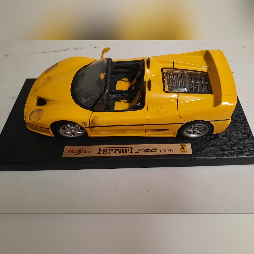 Maisto 1995 Ferrari F50 Model Car